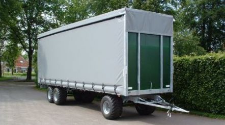 Flatbed harvesting trailer